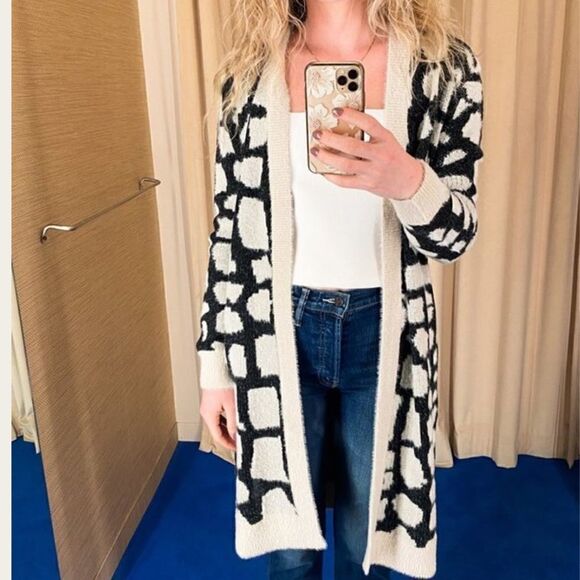 BLANK NYC My Everything Fuzzy Printed Cardigan XS - Picture 2 of 12